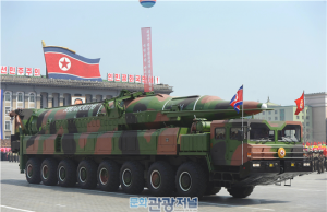 위에는 북핵, 아래는 원전, 불안에 떠는 사람들