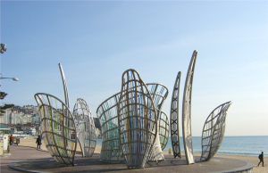 부산 해운대구, 데니스 오펜하임의 『꽃의 내부』 유족 동의 없이 무단 철거