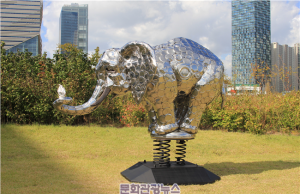 울산문예회관, 오는 8일부터「공공미술 야외조각전」 연중 상설 개최