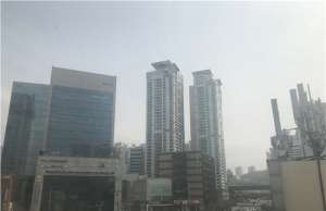 중국발 황사 유입, 초미세먼지 나쁨 수준.. 외출 시 마스크 꼭!