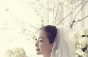 최지우, 웨딩 사진 공개 “존중·배려하며 예쁘게 잘 살 것”