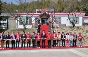 신안군, 작은섬 학교 1004섬 매화도 주민들의 품으로 돌아오다 –