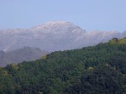 지리산 천왕봉에 봄 시샘하는 눈