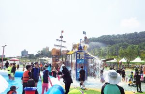 안동시, 낙동강변 야외 물놀이장 인원 제한 풀고 시간 연장