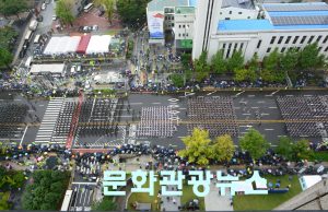 국군의날 기념, 10년 만에 재개된 시가행진 위풍당당하게 펼쳐