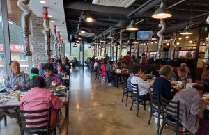 홍천군, 평창한우마을 대명점 지역 어르신 초청 경노잔치 후원