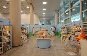 주국제공항에 스누피가든 팝업 스토어 오픈