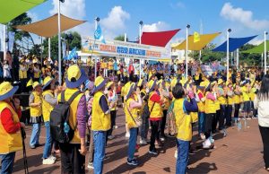 논산시, ‘탑정호 출렁다리 100세건강걷기’ 성료