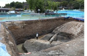 김해 봉황동 유적, 조개껍질 섞어쌓은 대규모 토목공사 흔적 확인