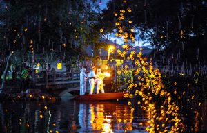 ‘함안 낙화놀이’에 빠진 일본관광객