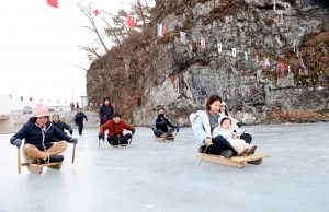 추억의 앉은뱅이 썰매 타러 의령으로 오세요.