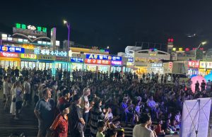 속초해수욕장, 올여름 입장객 50만 명 돌파… 가족 관광객 ‘북적’