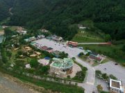 정선 화암동굴, ‘숨 막히는 폭염’ 속 피서객 몰려…시원한 동굴 속 이색 피서지로 각광