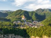 ‘동방의 숨겨진 비경’ 닝보 설두산서 2025 한중 등산 대회 성황리 개최