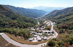 대봉산 자락에 다시 불 켜진 캠핑등