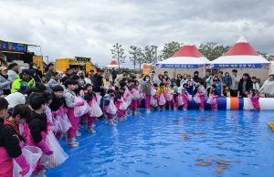 영덕대게축제 개막…경북, 봄 축제 릴레이로 관광 활기 되살린다