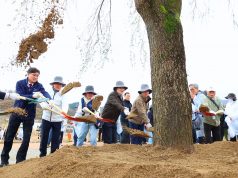 “고향에 나무 심다”…함양 백연유원지서 향토기념 식수행사 개최
