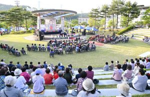 연등 불빛 아래 울린 축원의 마음…문경시 봉축법요식 봉행