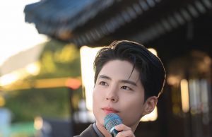 박보검과 외국인 관광객 100명, 창경궁서 한국의 소리 담았다