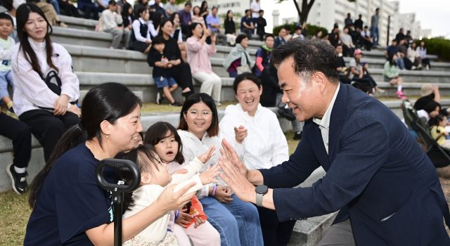 문경 모전공원서 청소년·시민 어우러진 가을밤 음악축제